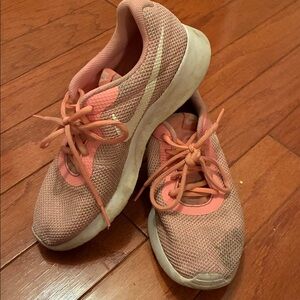 Nike Women's Peach and Coral Sneakers